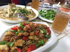 爆炒野生狗鱼块-煲来饱去冷水鱼