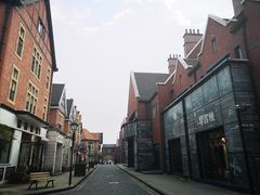 -钟书阁(松江泰晤士小镇店)