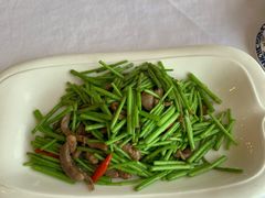 藜蒿炒羊肉丝-中发源·清真餐厅(南油店)