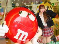 -m豆巧克力世界(上海世茂广场店)