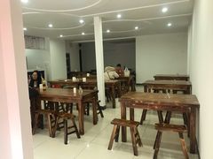 大堂-何记酿皮店(西流湾店)