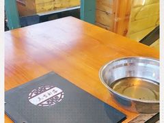 -临江餐馆二楼美食部落