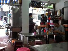 -后街女孩肠粉店