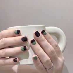 -花岐款式专研健康美甲沙龙