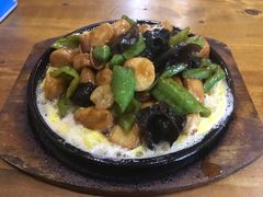 -老东镇啤酒屋海鲜加工·蒸汽海鲜·海鲜烧烤(台东店)