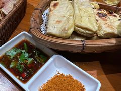 石屏烧豆腐-老滇山寨•云南特色菜•地方菜•民族风情歌舞表演(金碧店)