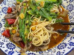 -渝之汇牛肉豌杂面