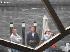 躲在店里拍到某貌似香港龙套演员~-星巴克臻选(成都宽窄巷子店)