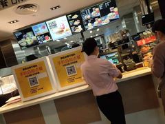 -麦当劳(汉口火车站候车室店)
