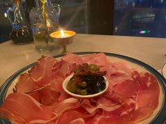 精选意大利火腿拼盘配油醋腌蔬菜-Fiume福弥意大利餐厅
