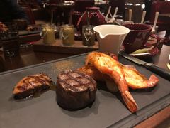 -恰餐厅及酒吧 CHAR Bar & Grill (北京丽都皇冠假日店)
