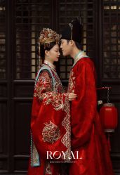 点击看大图 -挪娅婚纱摄影皇家会所