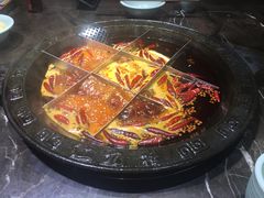 -红九格老火锅(三峡广场店)