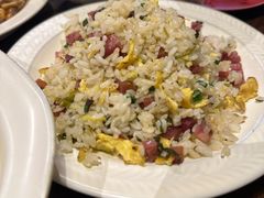 四川泡菜香肠炒饭-肆海小川菜酒馆Wine Bistro (青年路店)