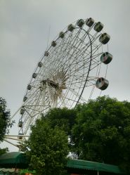 摩天轮-云湖游乐园