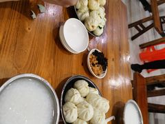 肉包-红帽叔叔包子