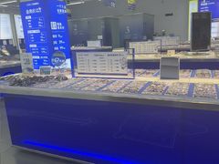 -优购镜仓(六角广场店)