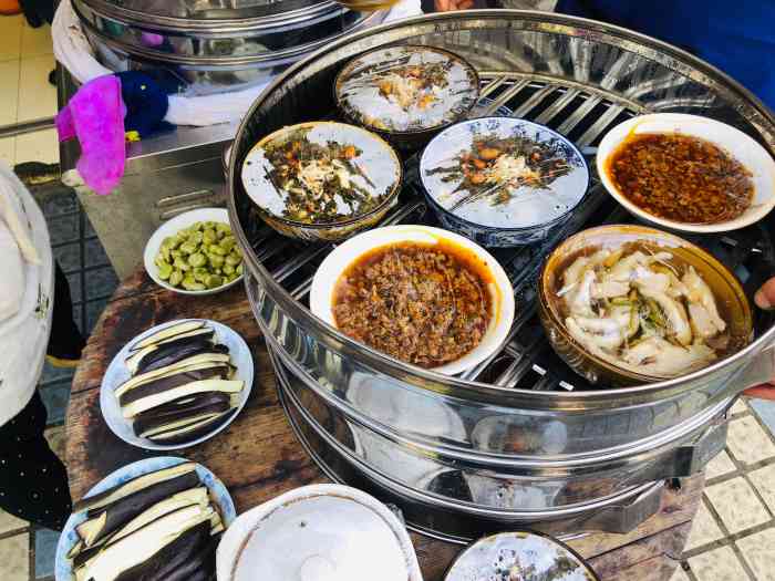 原味蒸菜馆-"味道蛮好的,女儿和妈妈无锡人,店里很干净.