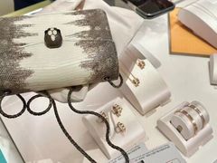 -聚云奢二手奢侈品黄金手表包包回收·中古店(三里屯总店)