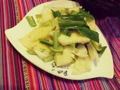 -香巴拉云南餐厅(华莱坞店)