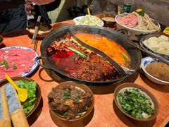 -周小明火锅(黑金冠社区店)