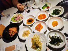 餐前小菜-本家韩国烤肉(青岛万象城店)