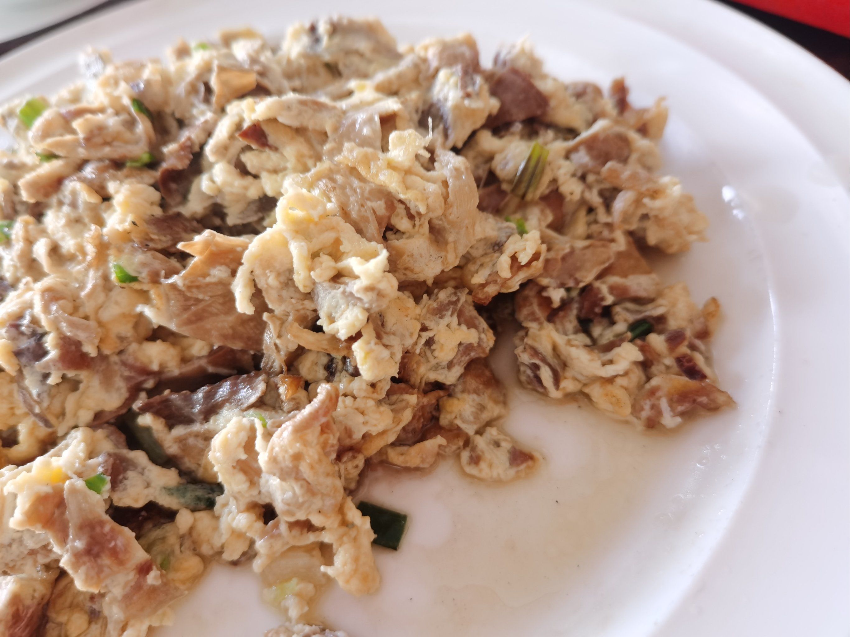 老板菜烧的不错,小溪鱼火锅特别好吃,汤也