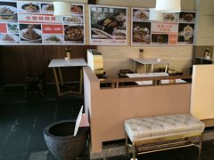 -阿瓦山寨·湘菜现炒·剁椒鱼头王(咸阳总店)