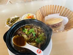 -闫家驴肉老店(华电一校店)