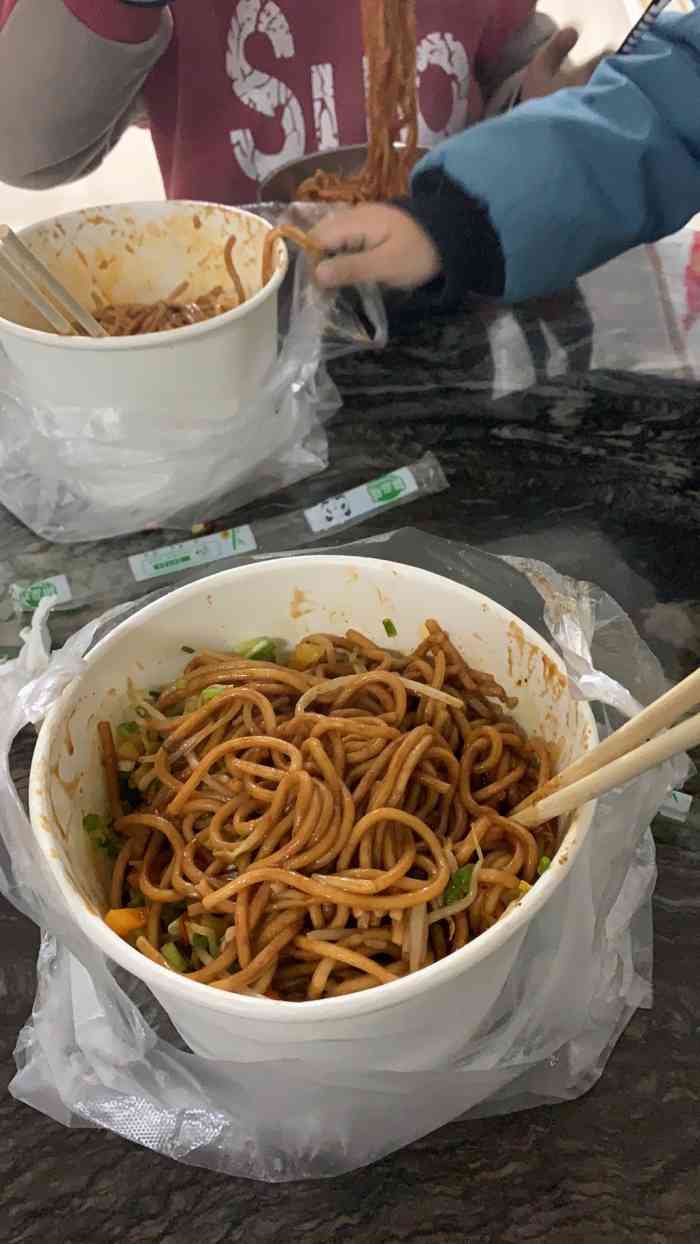 青春时代·热干面·烧烤(阳光城店)-"位置很好找,在管城回族区郑尉路