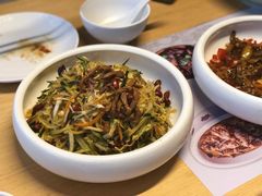 -关东小磨东北菜(上海长风大悦城店)