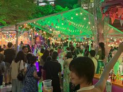 -瑞虹新天地月亮湾