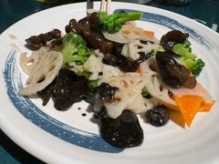 -南京金牛湖巨碗鱼头