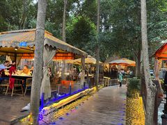 -二荆条·蜀鲜汇城市森林火锅