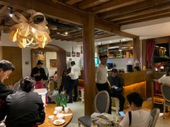 大堂-隔壁老王·家常云南菜(花巷店)