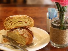 杏仁牛角包-凯宾美食廊Kempi Deli·凯宾斯基饭店(亮马桥路店)
