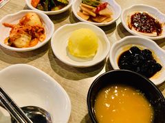 小菜拼盘-郑阿姨的家·이모네·韩料&烤肉(武川路店)