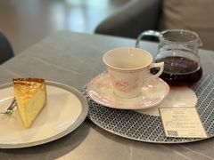 -LEO CAFE