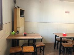 大堂-宝瑞门钉肉饼店