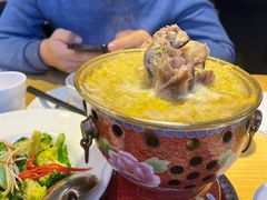 大骨头炖酸菜-关东小磨东北菜(上海长风大悦城店)