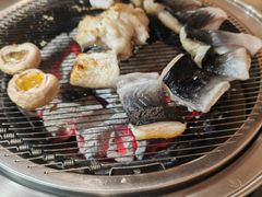 -围炉肉舍•炭烤活鳗•丹东海鲜烤肉(步行街店)