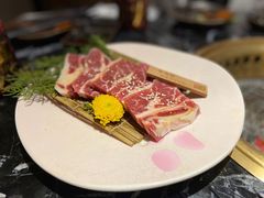 -山川小町·极番烧肉(新地假日广场店)