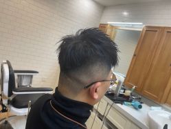 -韦恩先生Barbershop英式男士理发馆