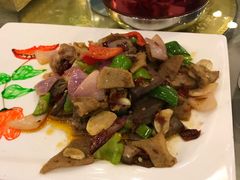 -马尔龙新疆饭店·清真(瑞景店)