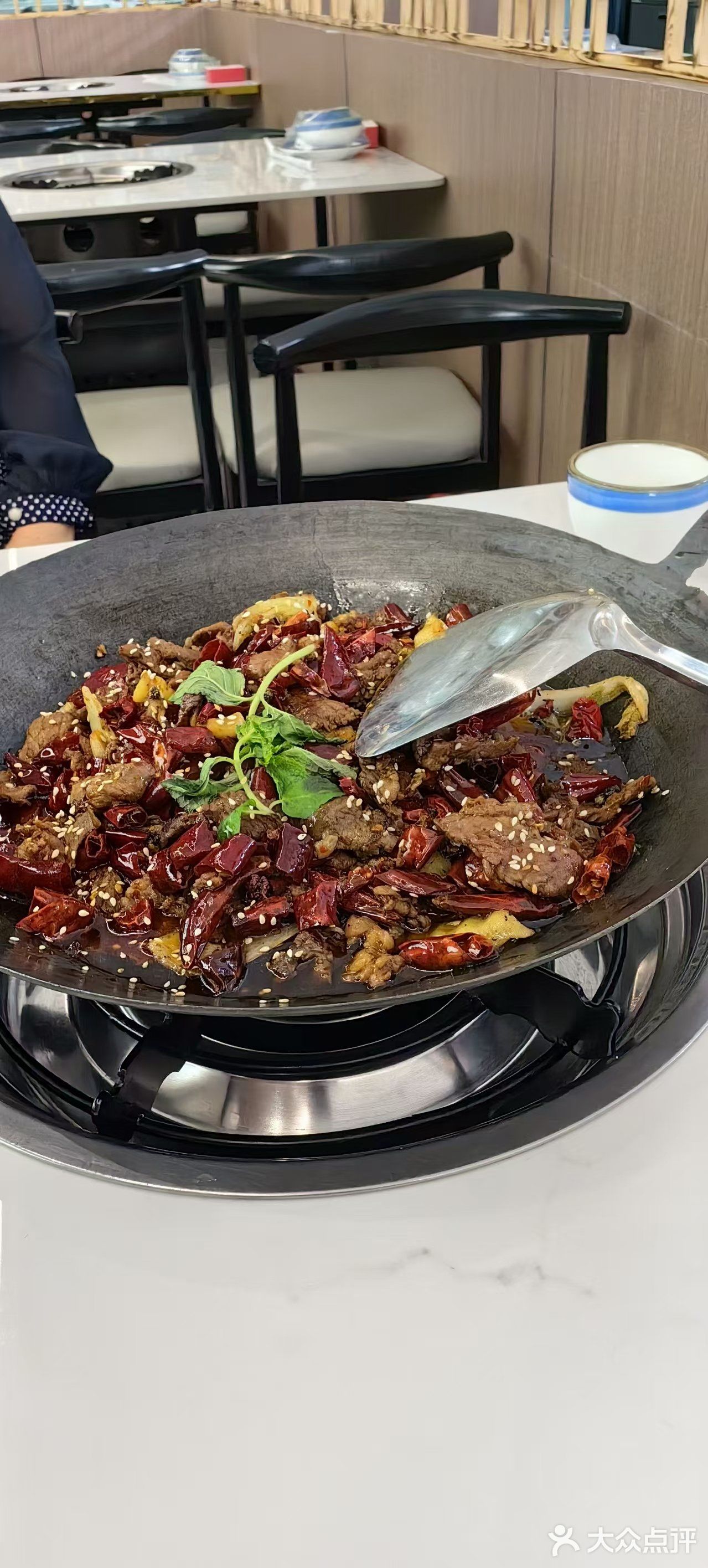 在昆明！超香超爽的干锅牛肉，已上桌！