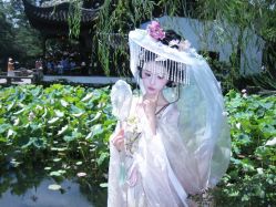 -一揽芳华汉服旗袍体验馆(拙政园店)