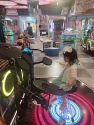 -卡通尼乐园(绿地缤纷城店)