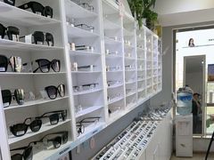 -天空之镜眼镜店蔡司依视路授权店(天通苑店)