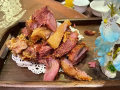 香酥咸蹄膀-东北人家铁锅炖(鞍山路店)