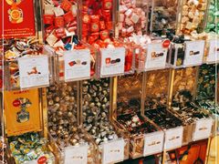 零售区-VENCHI 闻绮(上海佛罗伦萨小镇店)